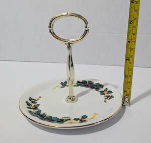 Christmas Serving Plate Royal Vale Holiday Wreath with Gold Trim Center Handle